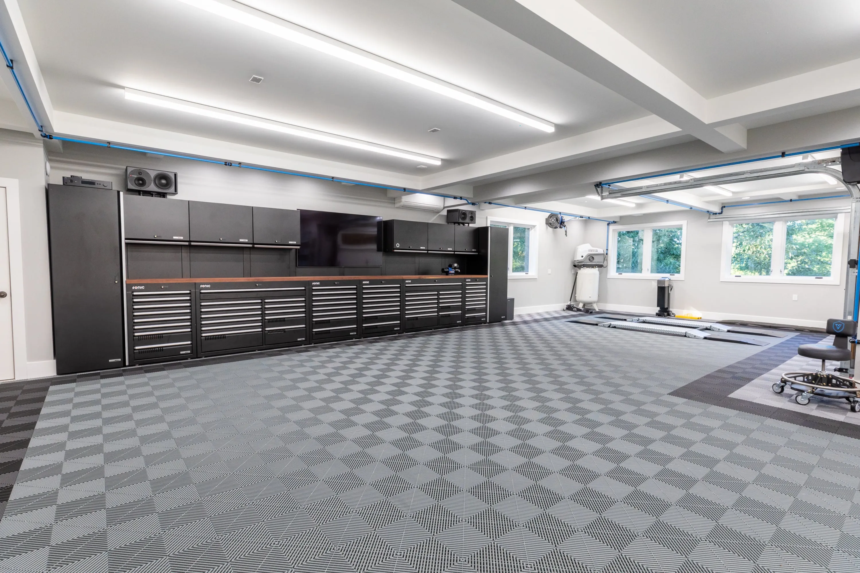 Advanced Three Car Garage Lighting Solution